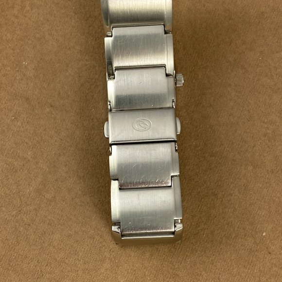 Vintage Ladies Rip Curl Watch Silver Tone Bracelet - Picture 3 of 8